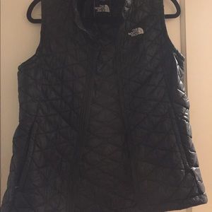 Women’s size M North Face quilted vest